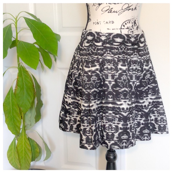 ❤️J.Crew Pleated Mini ❤️ - Picture 9 of 11